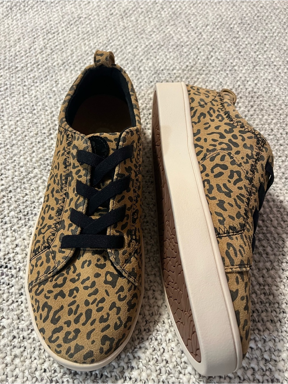 REVITALIGN Women’s 9.5W Leopard Print Tan and Black Suede Slip-on Sneakers -NWOT